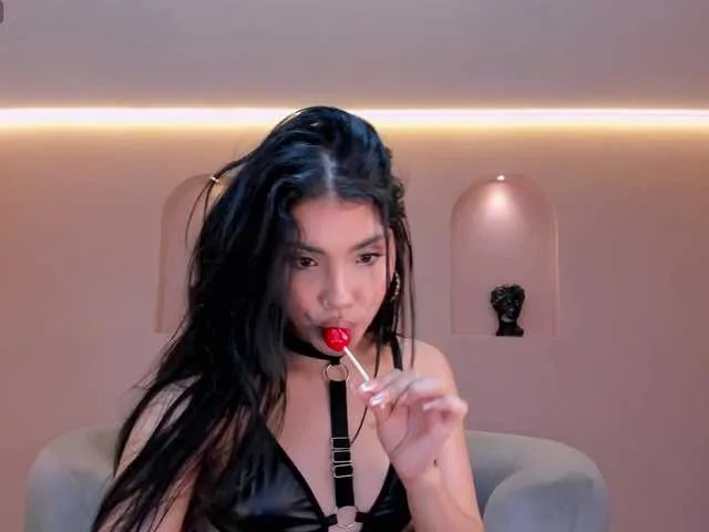 MiaLaurence Profile Image
