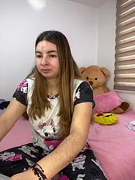 __Emma__11__Lecat_ broadcasting live