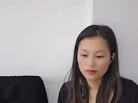 Ailsa-Baby's Thumb Image