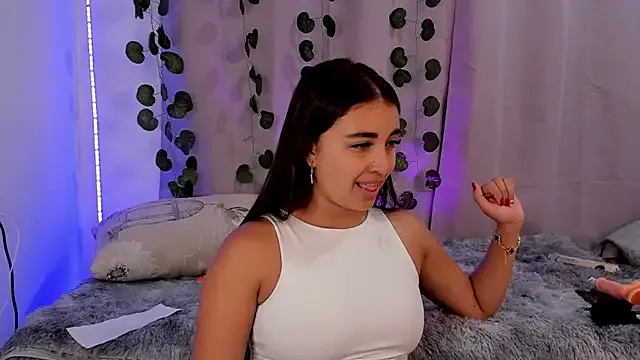 aisha_es's Thumb Image