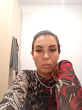 Conny_Shellie broadcasting live